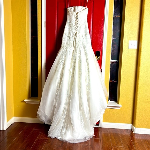 Alfred wedding gown size 2 - Picture 4 of 8